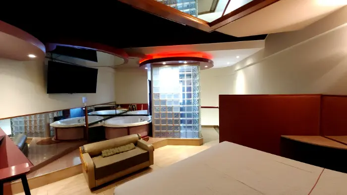 Suite para escapadas románticas con jacuzzi en Hotel Owen Quilmes