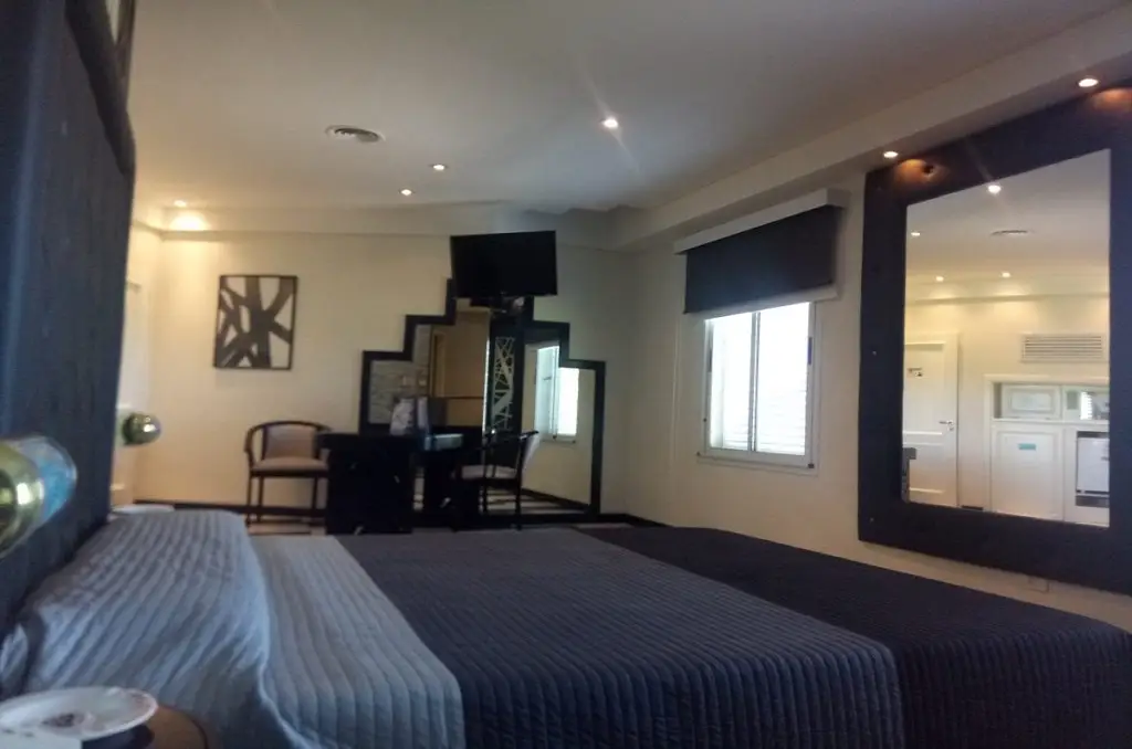 Jardín privado y ambiente íntimo en Torre De Los Lagos